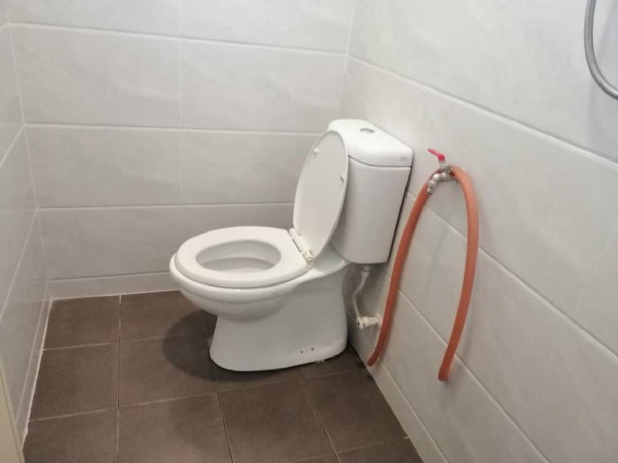 Spot On 89816 Warm Blanket Hotel Джохор Бахру Екстериор снимка