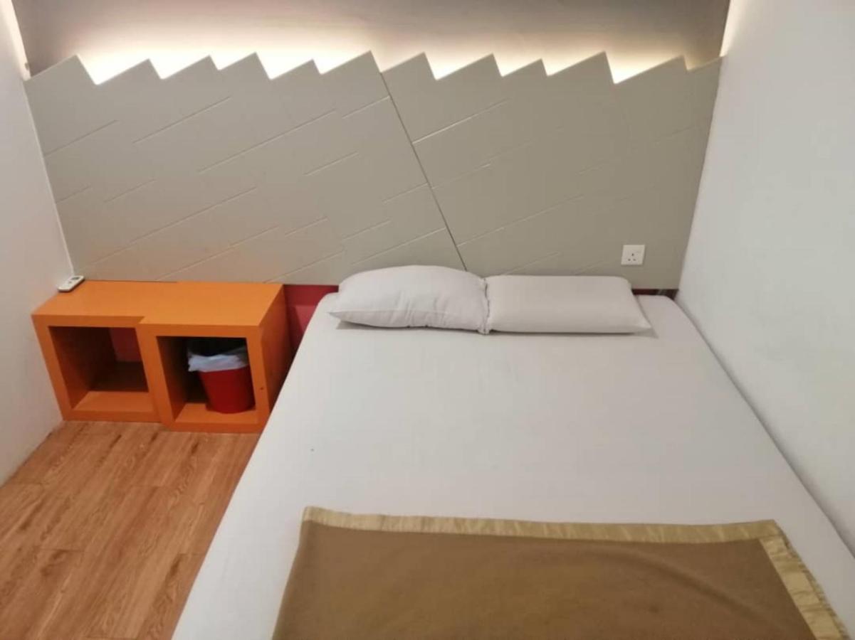 Spot On 89816 Warm Blanket Hotel Джохор Бахру Екстериор снимка