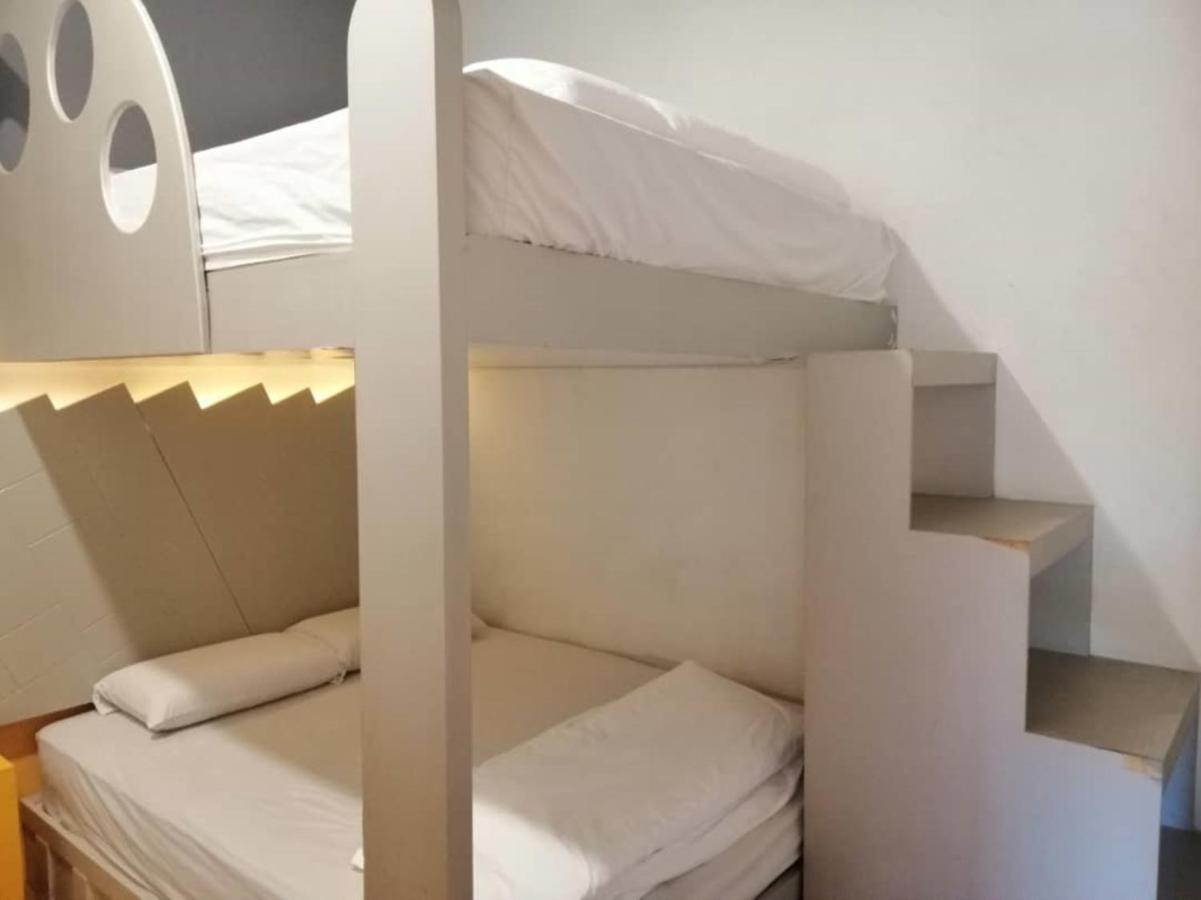 Spot On 89816 Warm Blanket Hotel Джохор Бахру Екстериор снимка