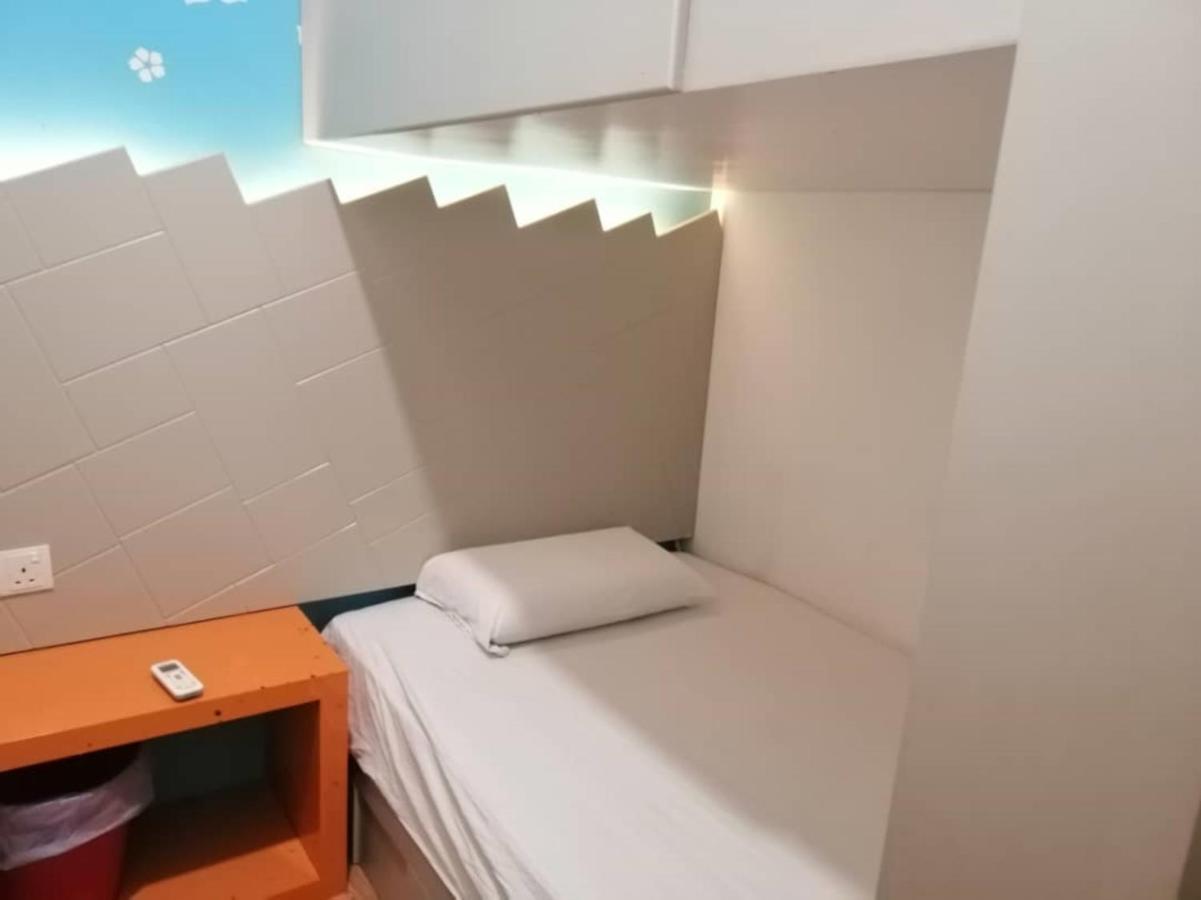Spot On 89816 Warm Blanket Hotel Джохор Бахру Екстериор снимка