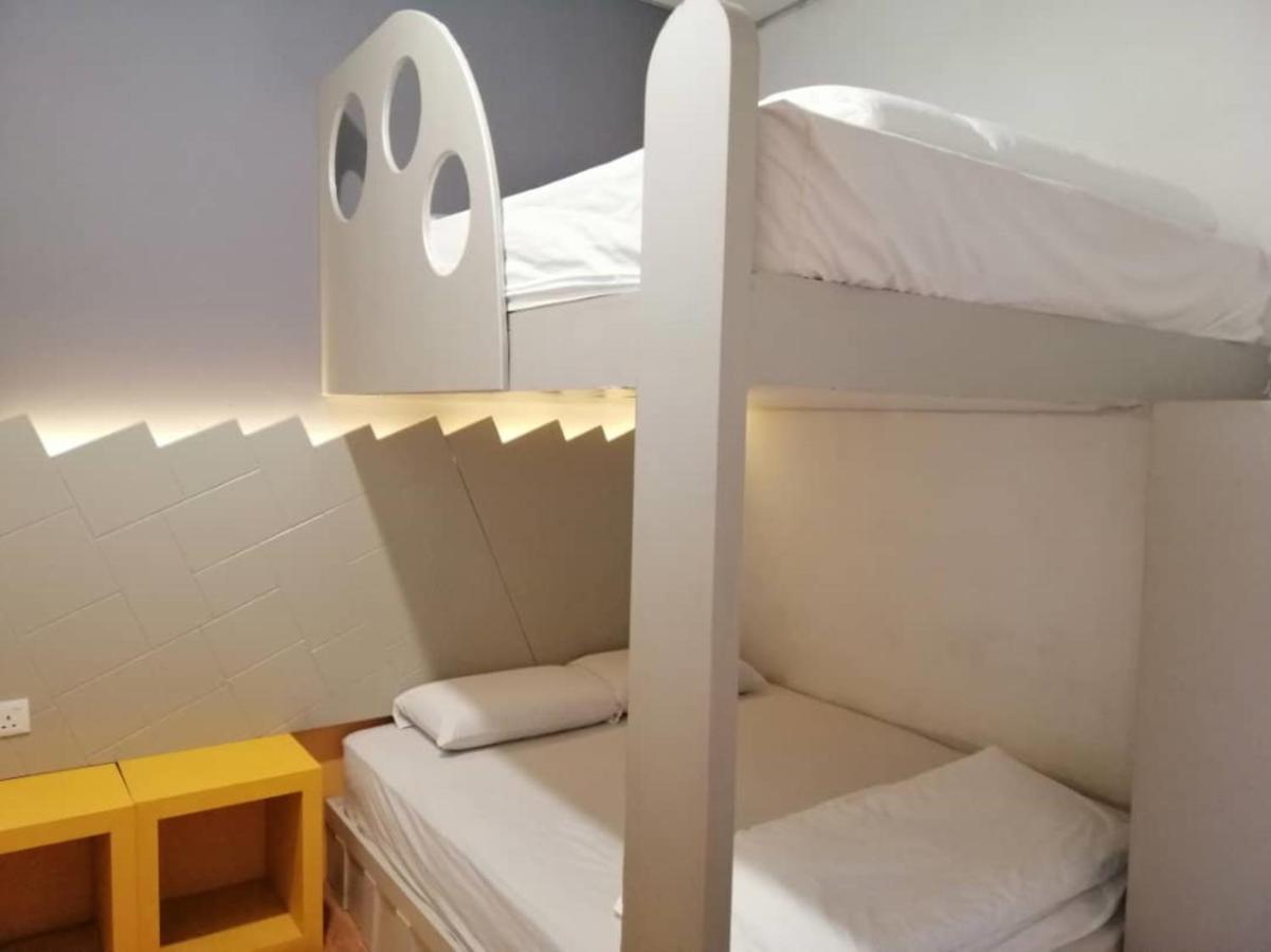 Spot On 89816 Warm Blanket Hotel Джохор Бахру Екстериор снимка